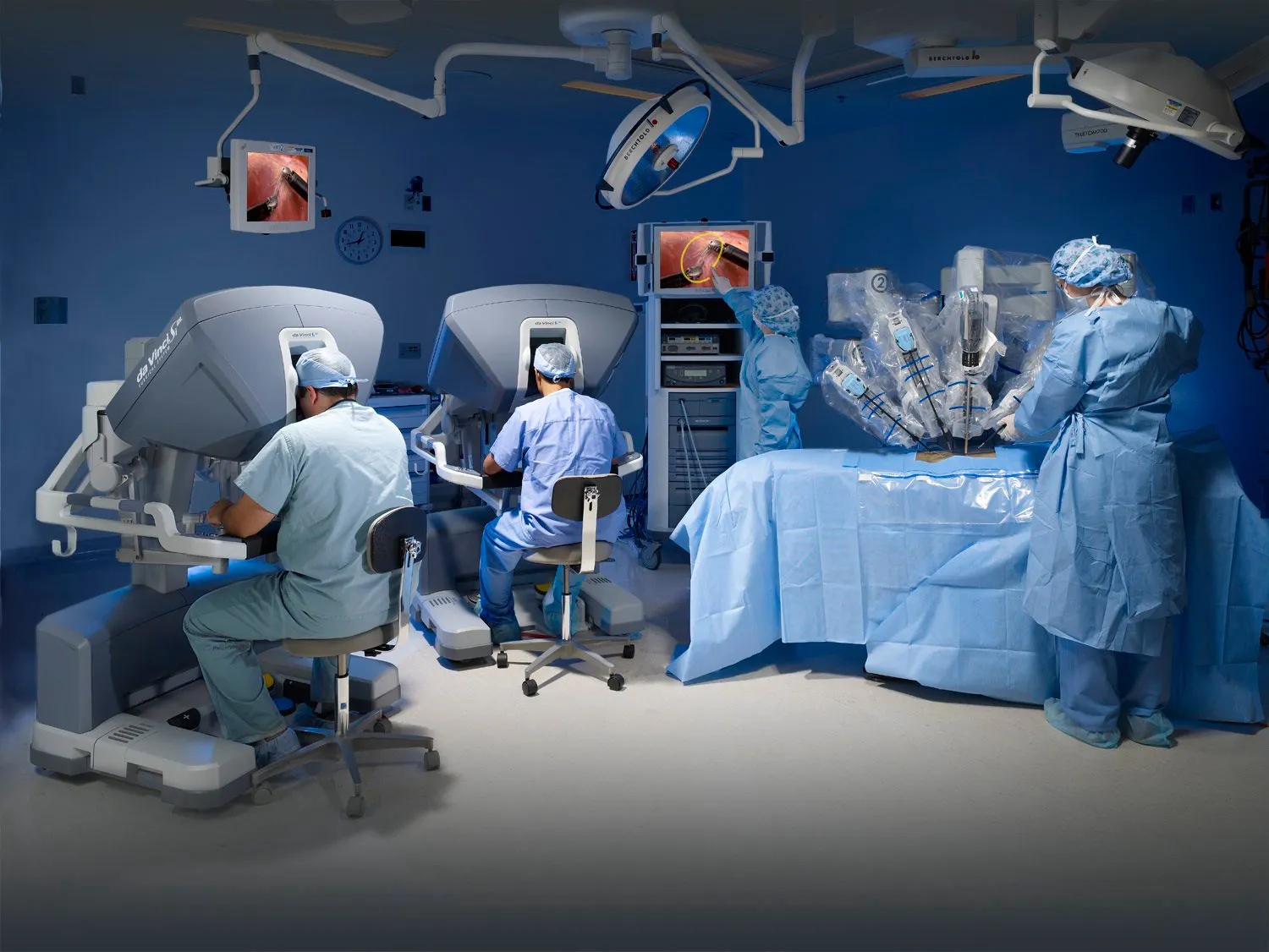 Da Vinci Xi robotic surgery operating theatre for nerve-sparing prostate oncology in Istanbul